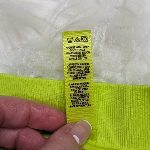 New SKIMS Limited Edition Lime Green Perforated Seamless Bike Shorts Size 3X - Picture 7 of 7